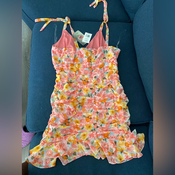 NWT Lily Rose Bodycon Ruched Dress. Beautiful colors. Tie straps. Lined. Size L. - Picture 2 of 5